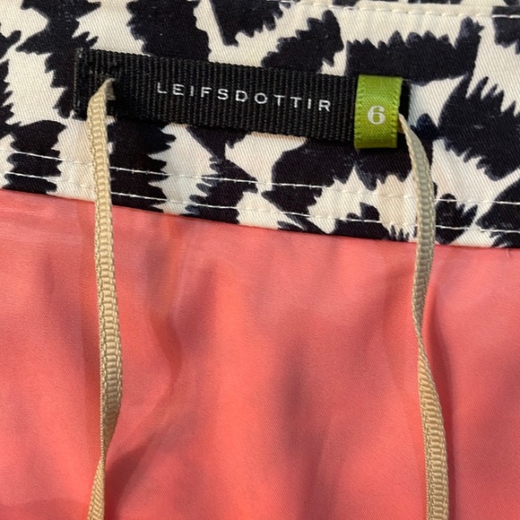 Leifsdottir size 6 black and white printed mini skirt. - Picture 7 of 9